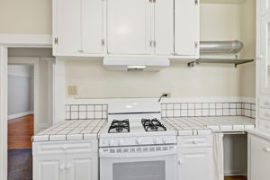 009_F8_380 29th St 2