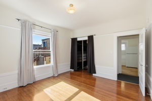 018_F8_380 29th St 2