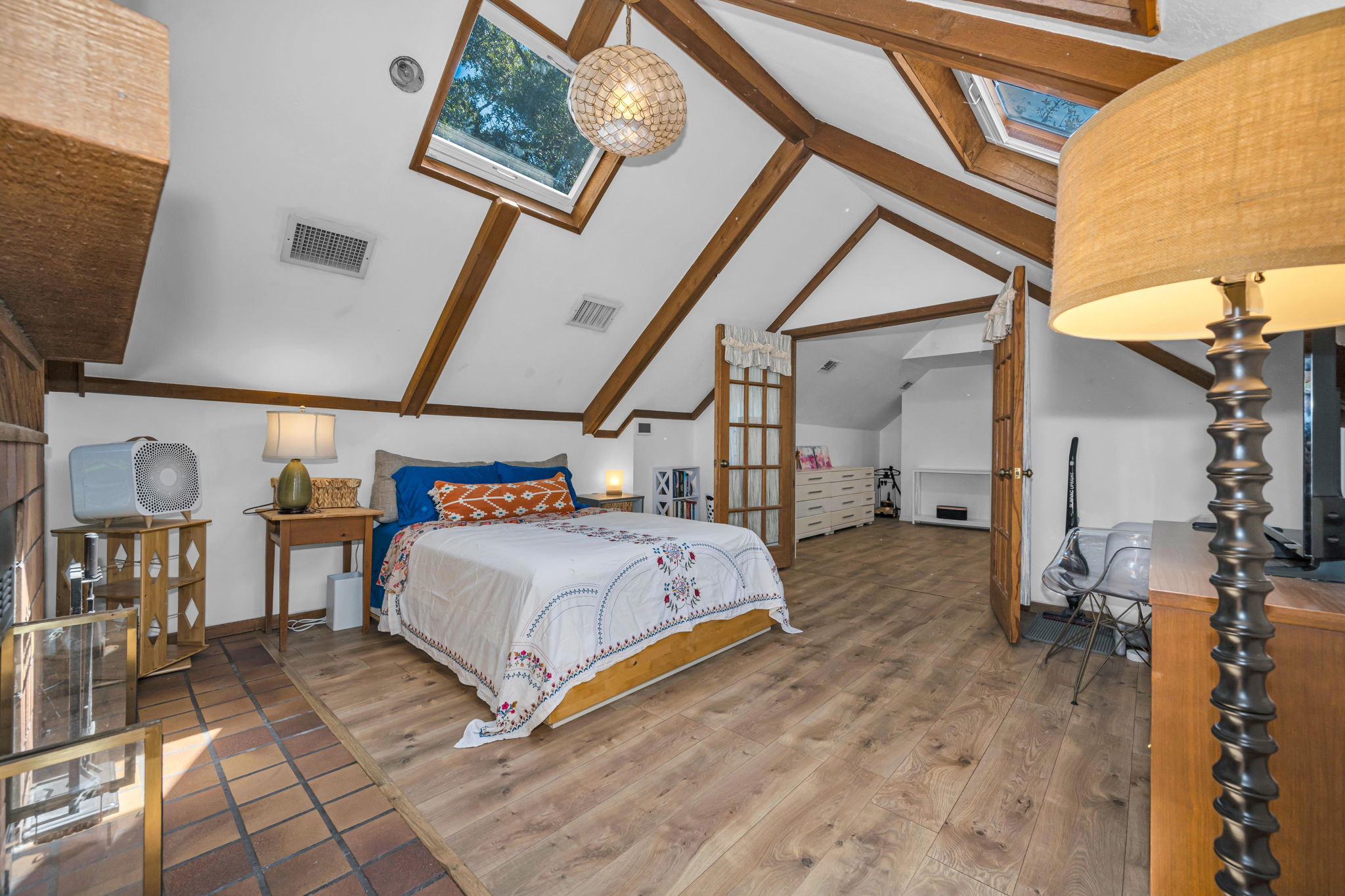Upper Level Primary Bedroom 1d