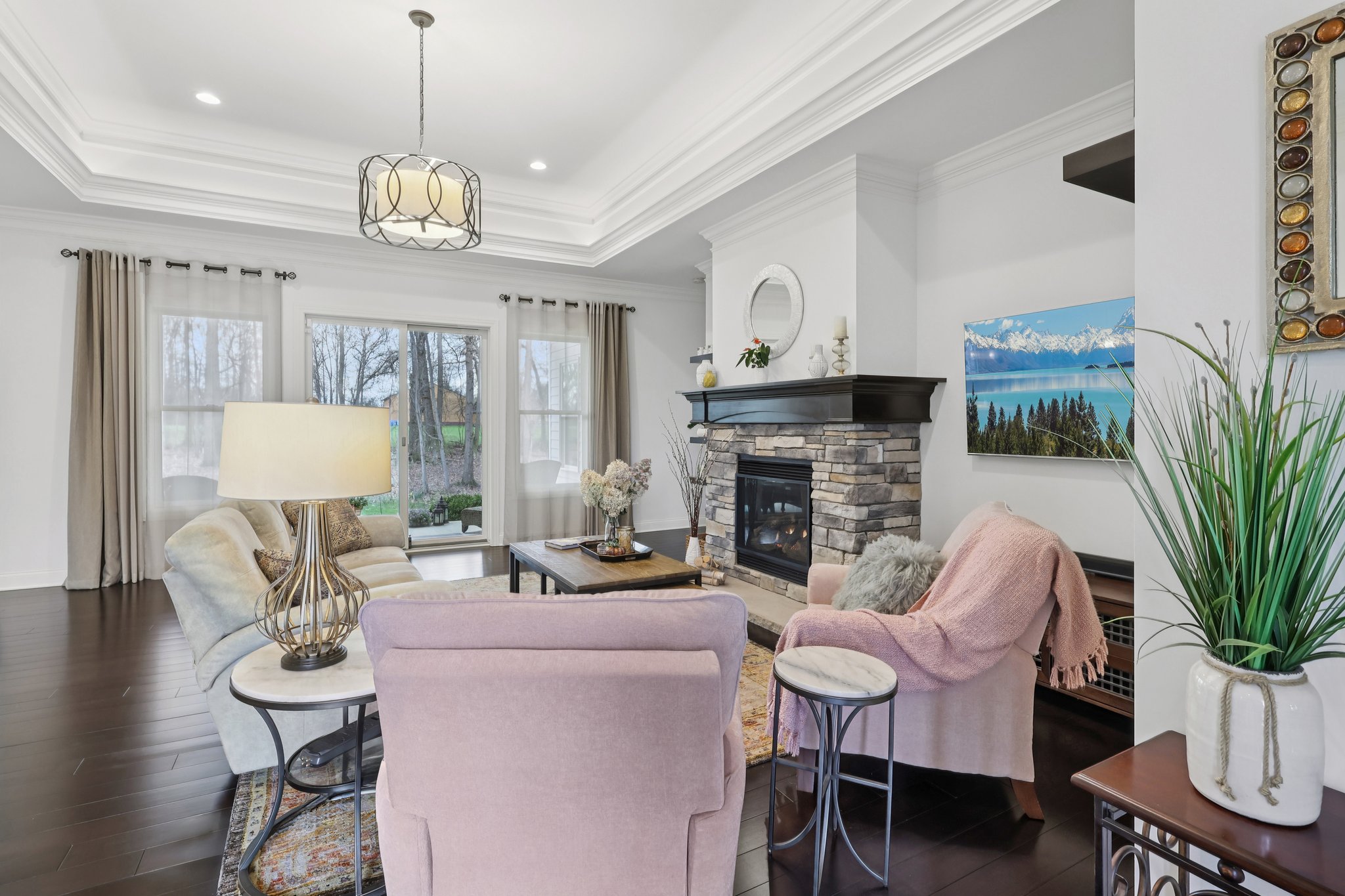 Crown Ridge Dr-L0704-005.jpg