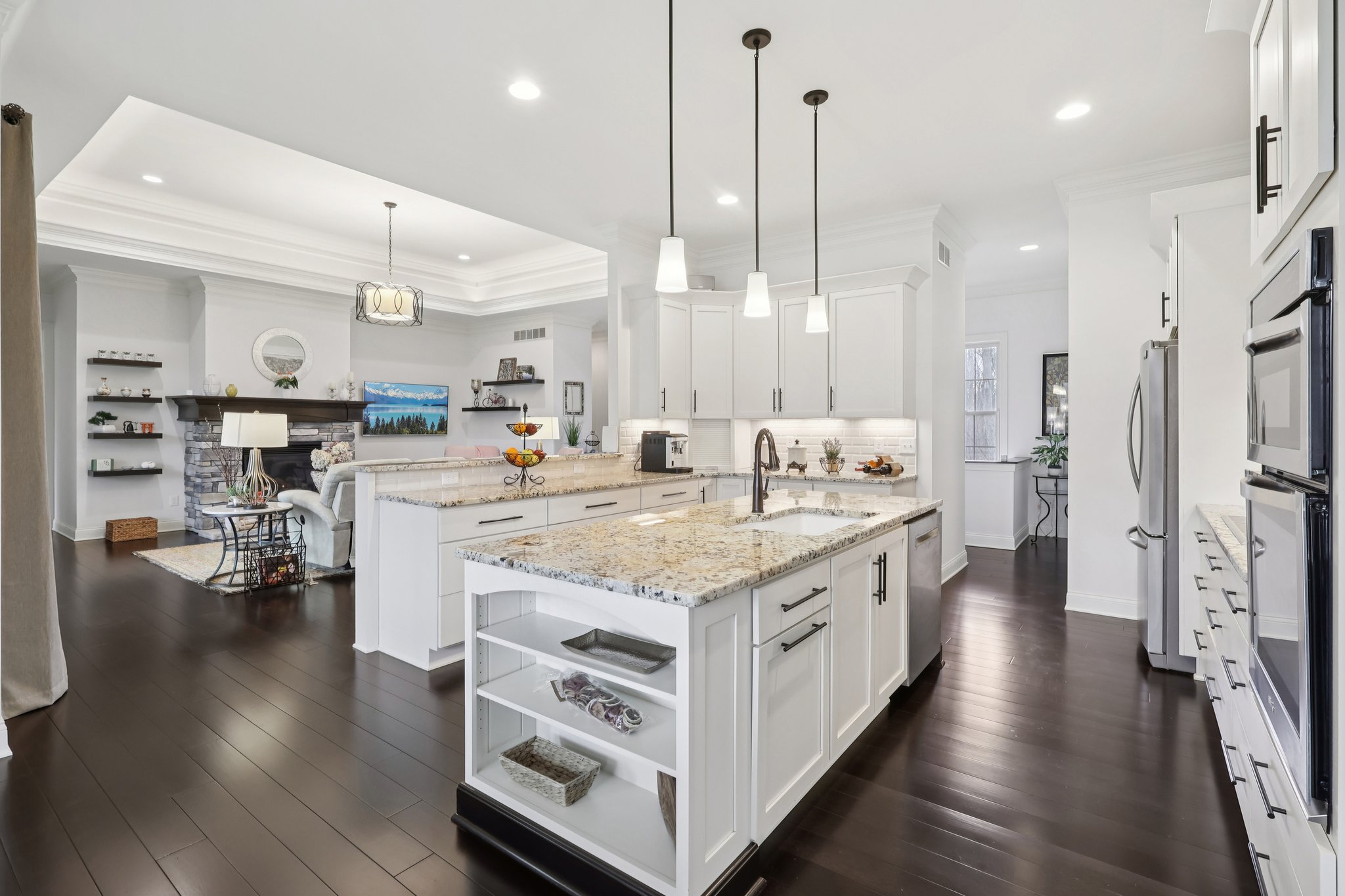 Crown Ridge Dr-L0704-011.jpg