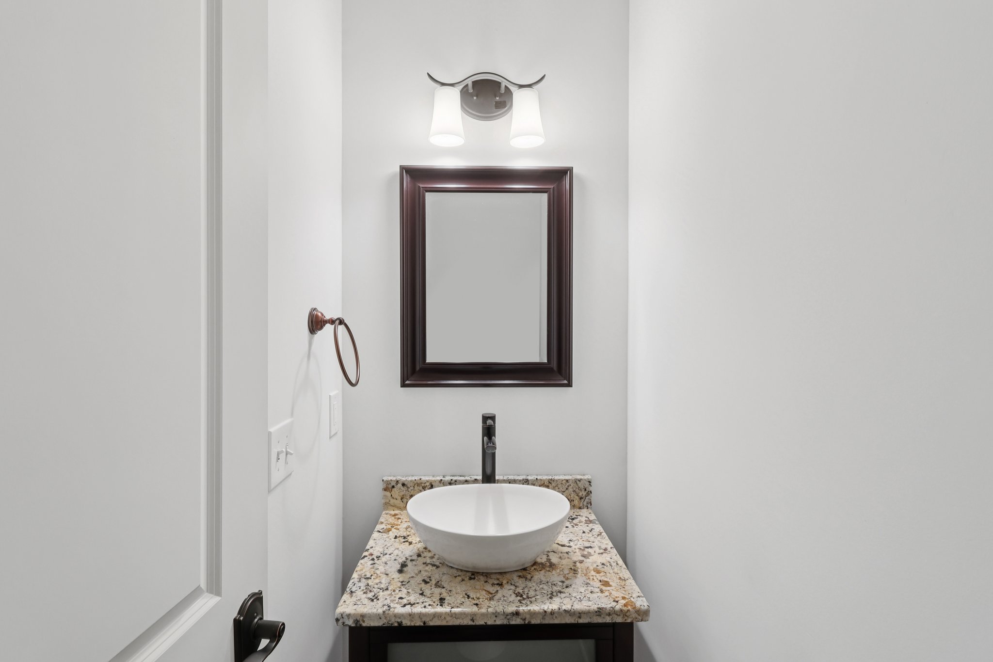 Crown Ridge Dr-L0704-026.jpg