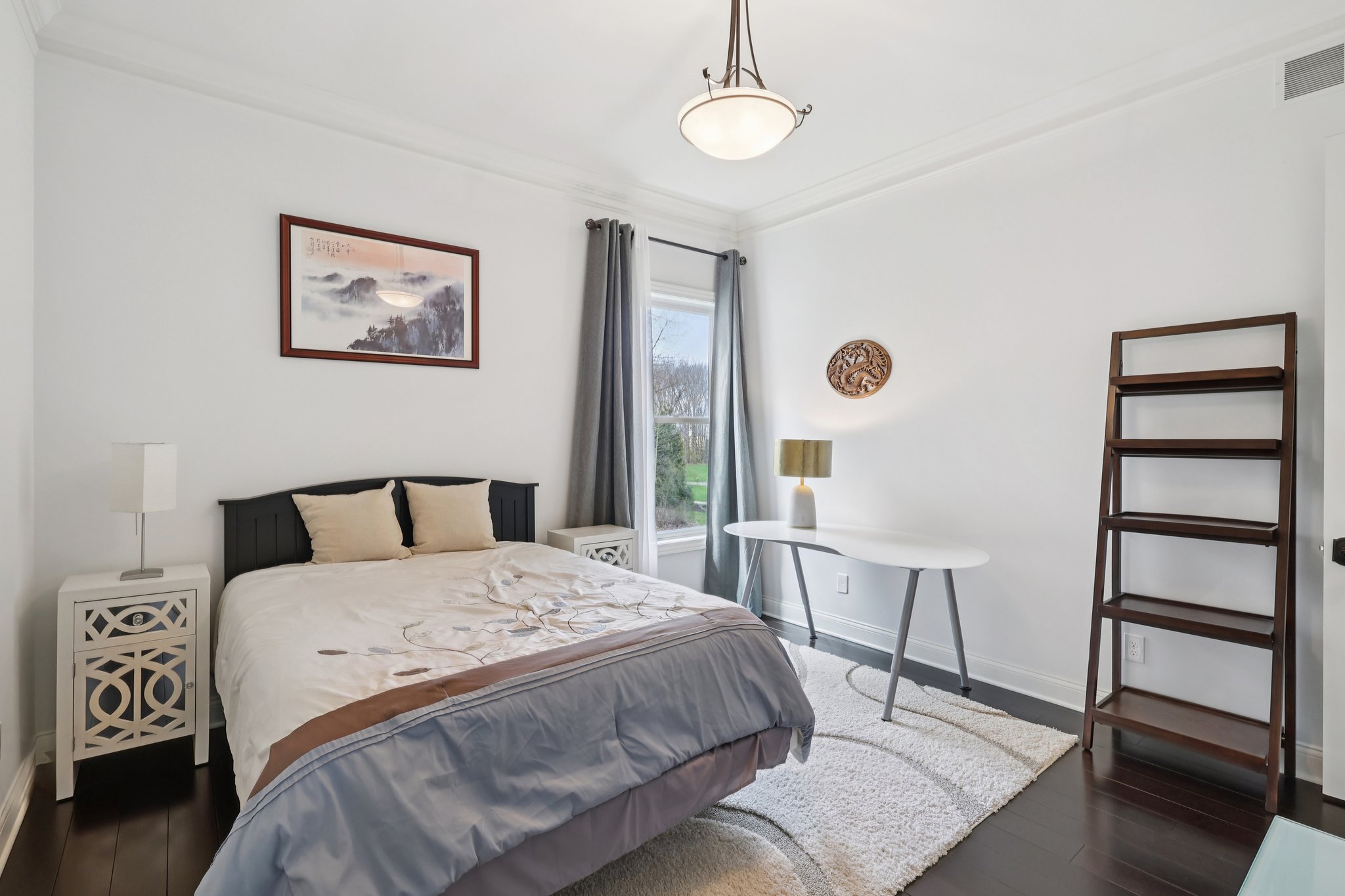 Crown Ridge Dr-L0704-034.jpg