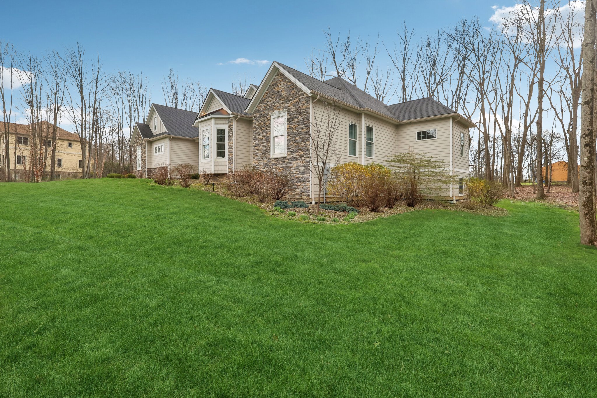 Crown Ridge Dr-L0704-050.jpg