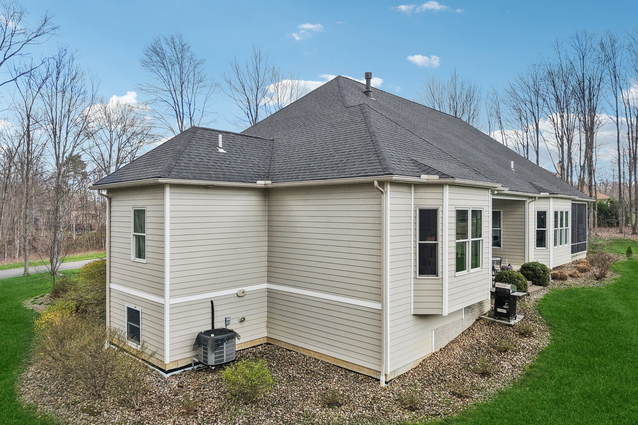 Crown Ridge Dr-L0704-078.jpg