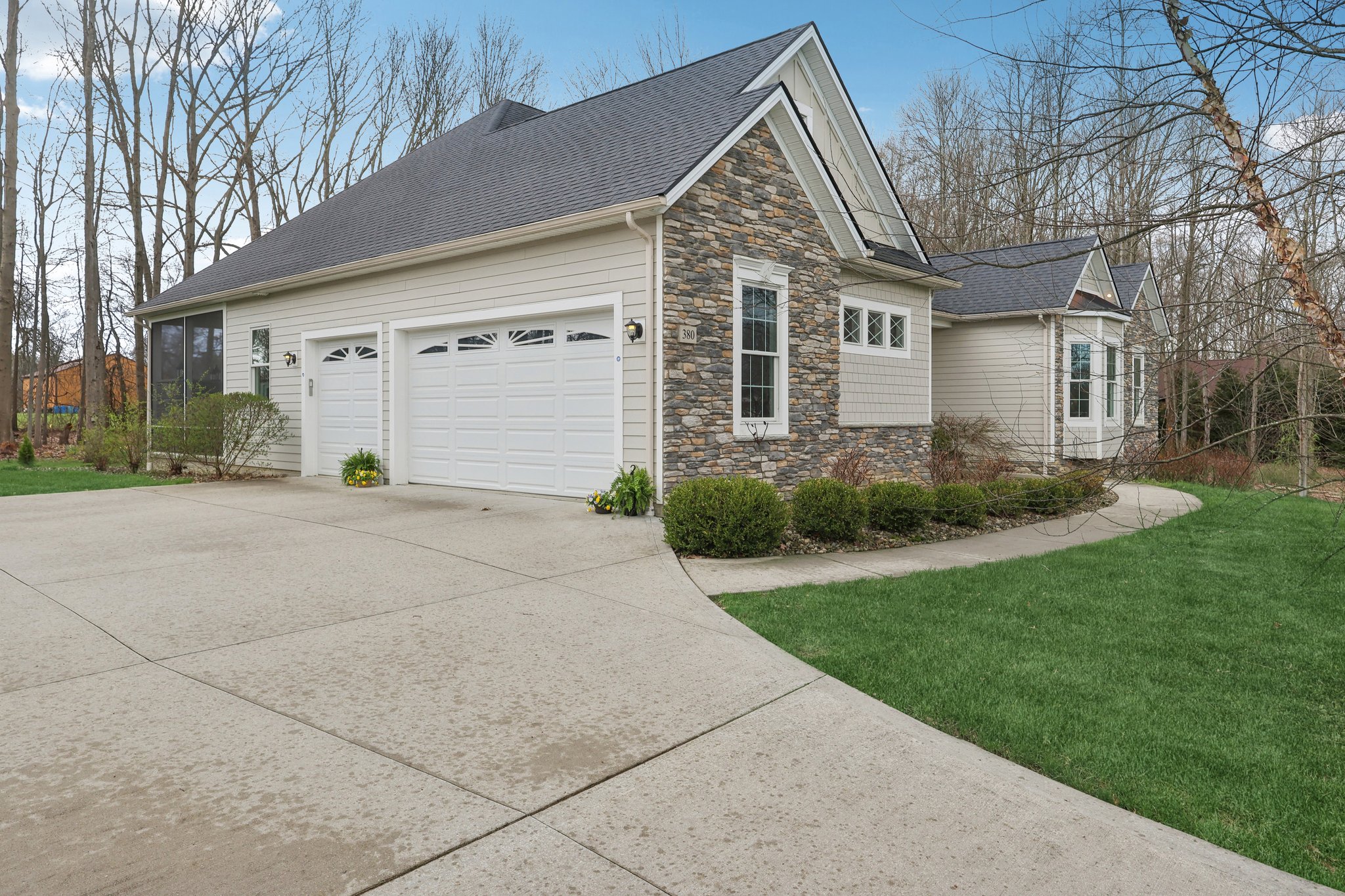 Crown Ridge Dr-L0704-001r.jpg