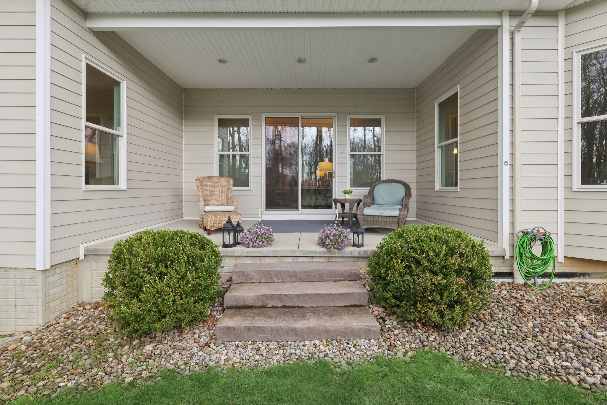 Crown Ridge Dr-L0704-048r.jpg