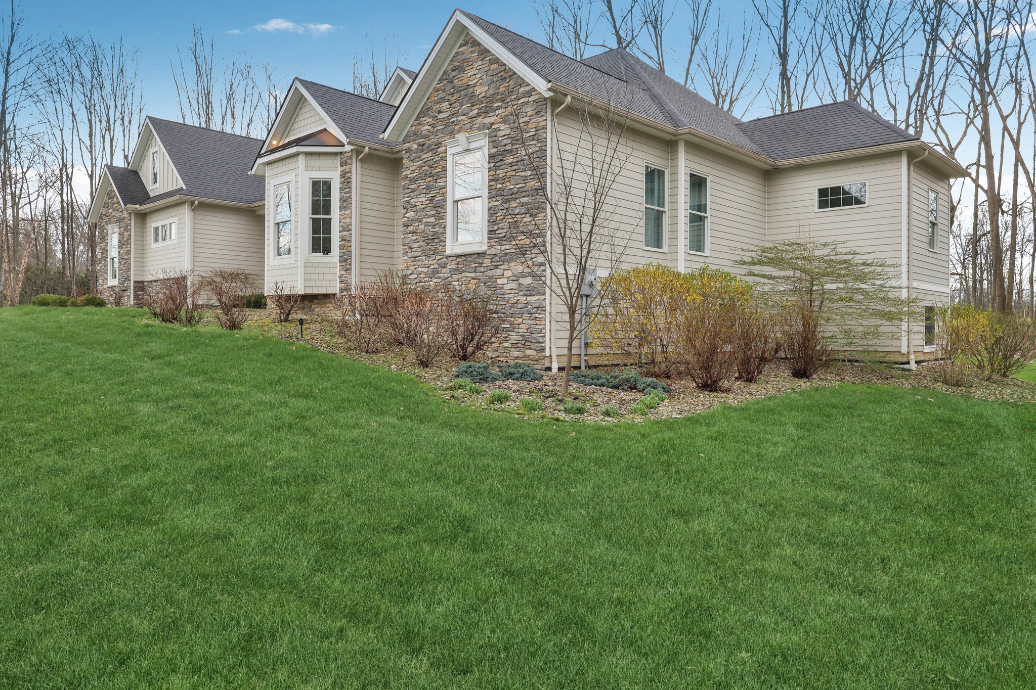 Crown Ridge Dr-L0704-049r.jpg