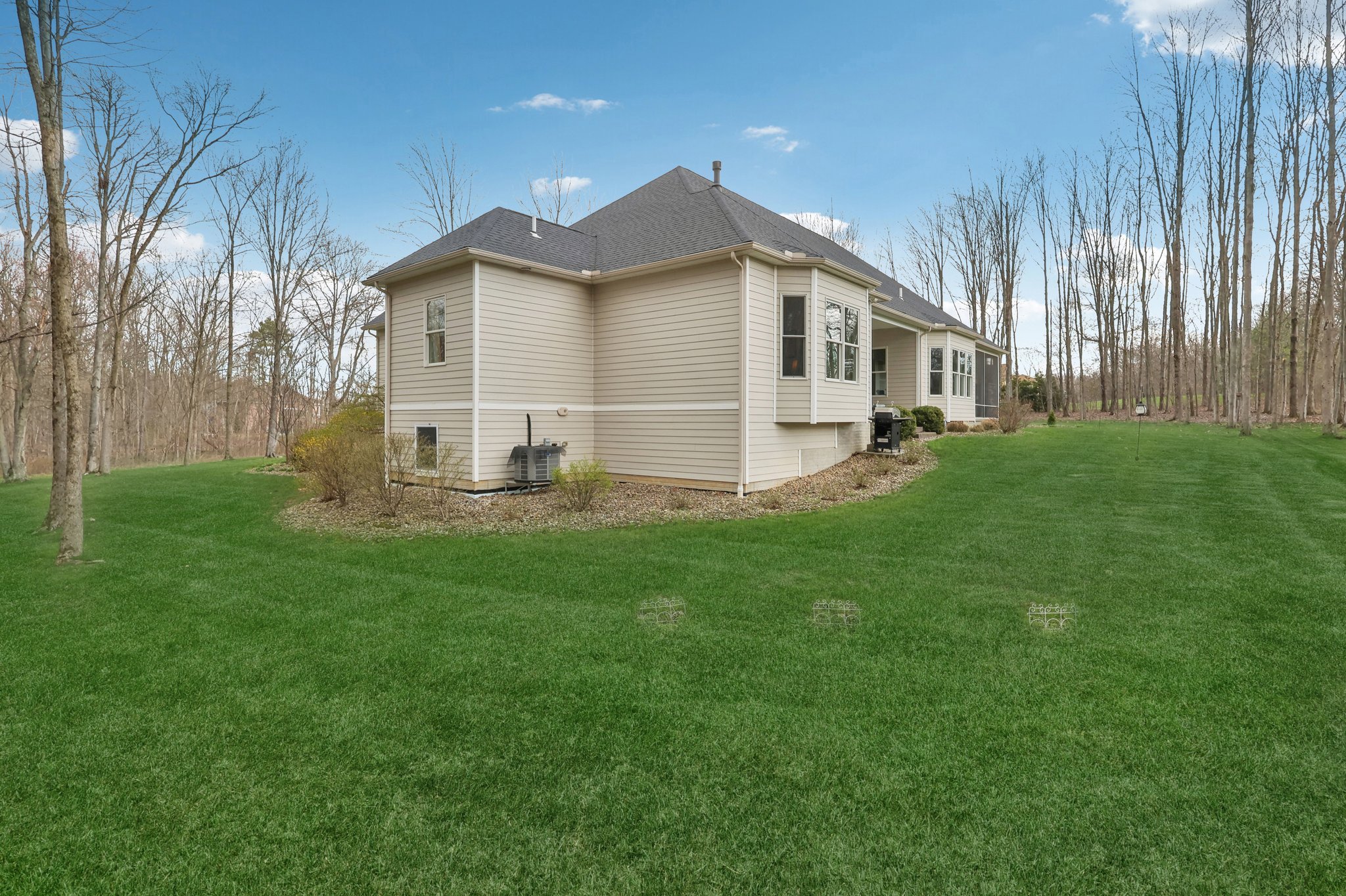 Crown Ridge Dr-L0704-052r.jpg