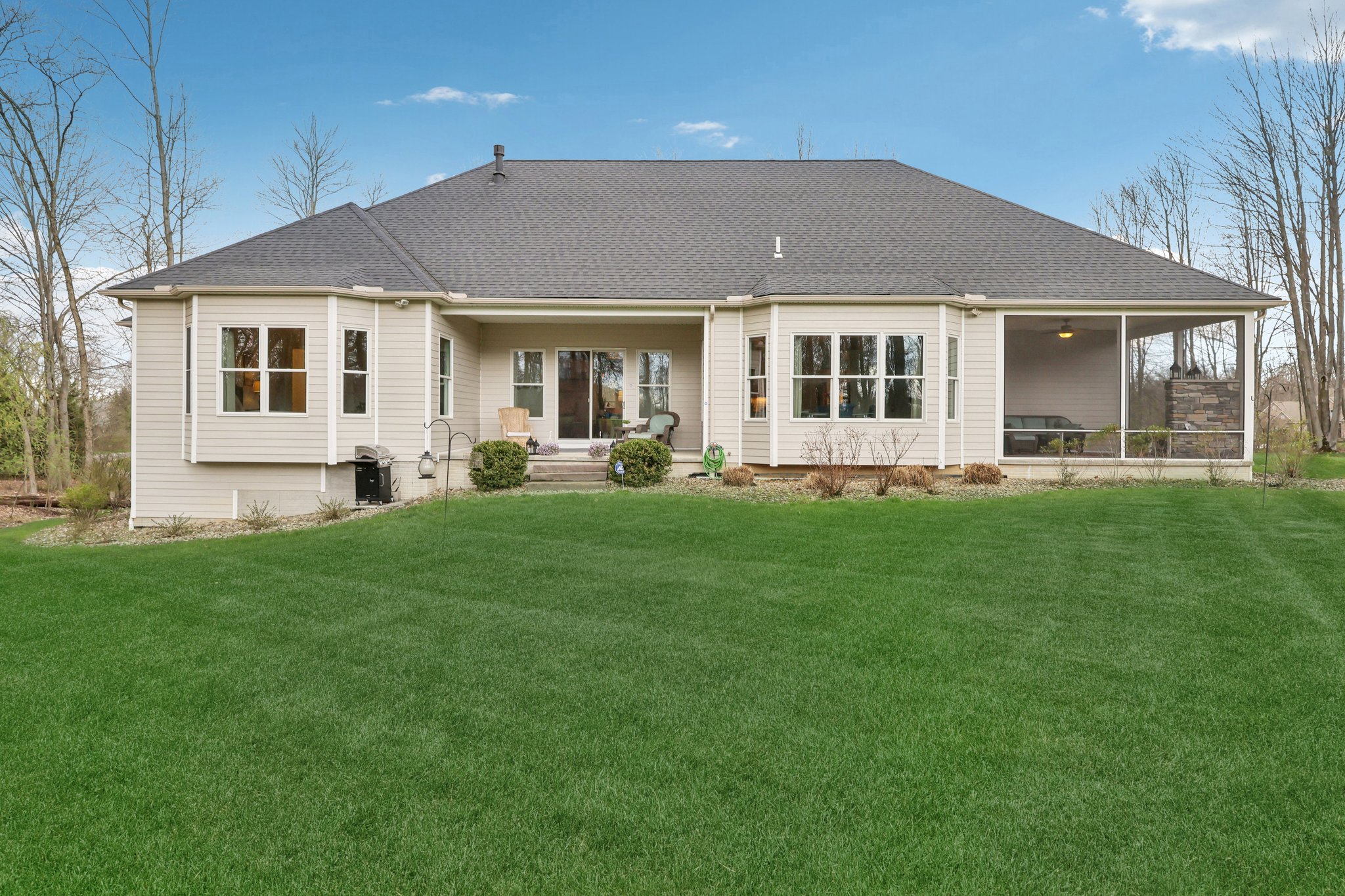 Crown Ridge Dr-L0704-053r.jpg