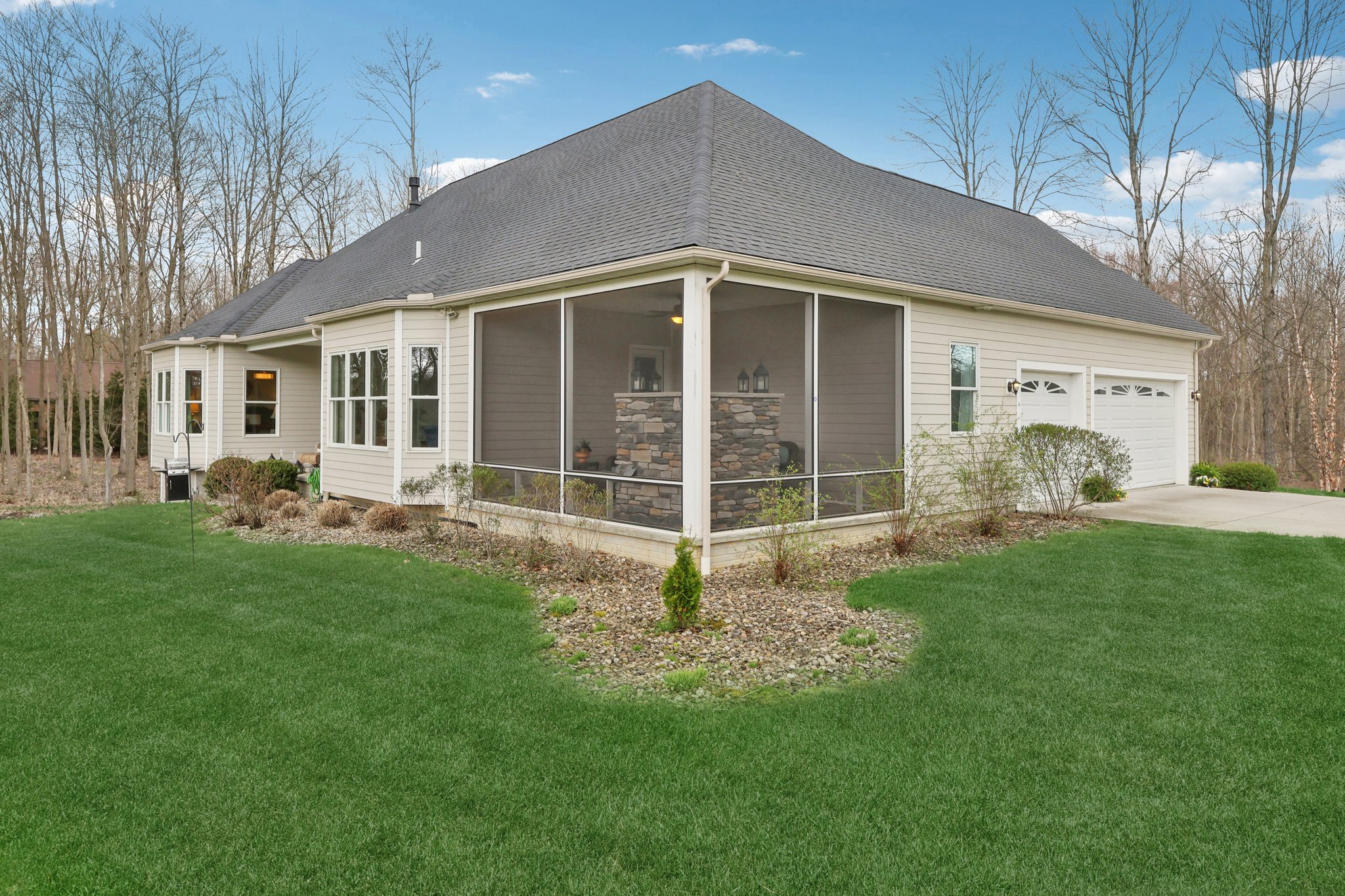 Crown Ridge Dr-L0704-055r.jpg