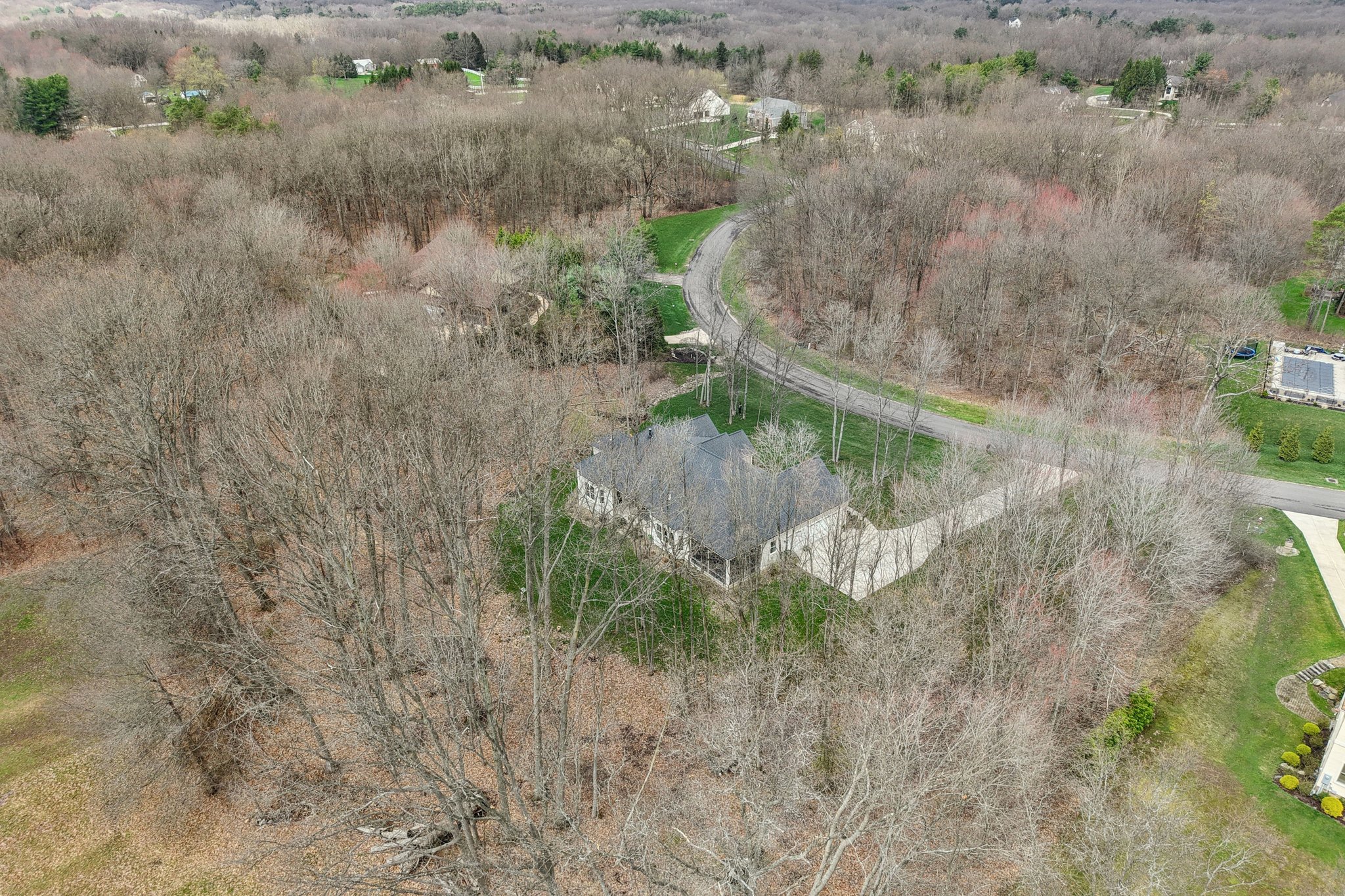 Crown Ridge Dr-L0704-070r.jpg