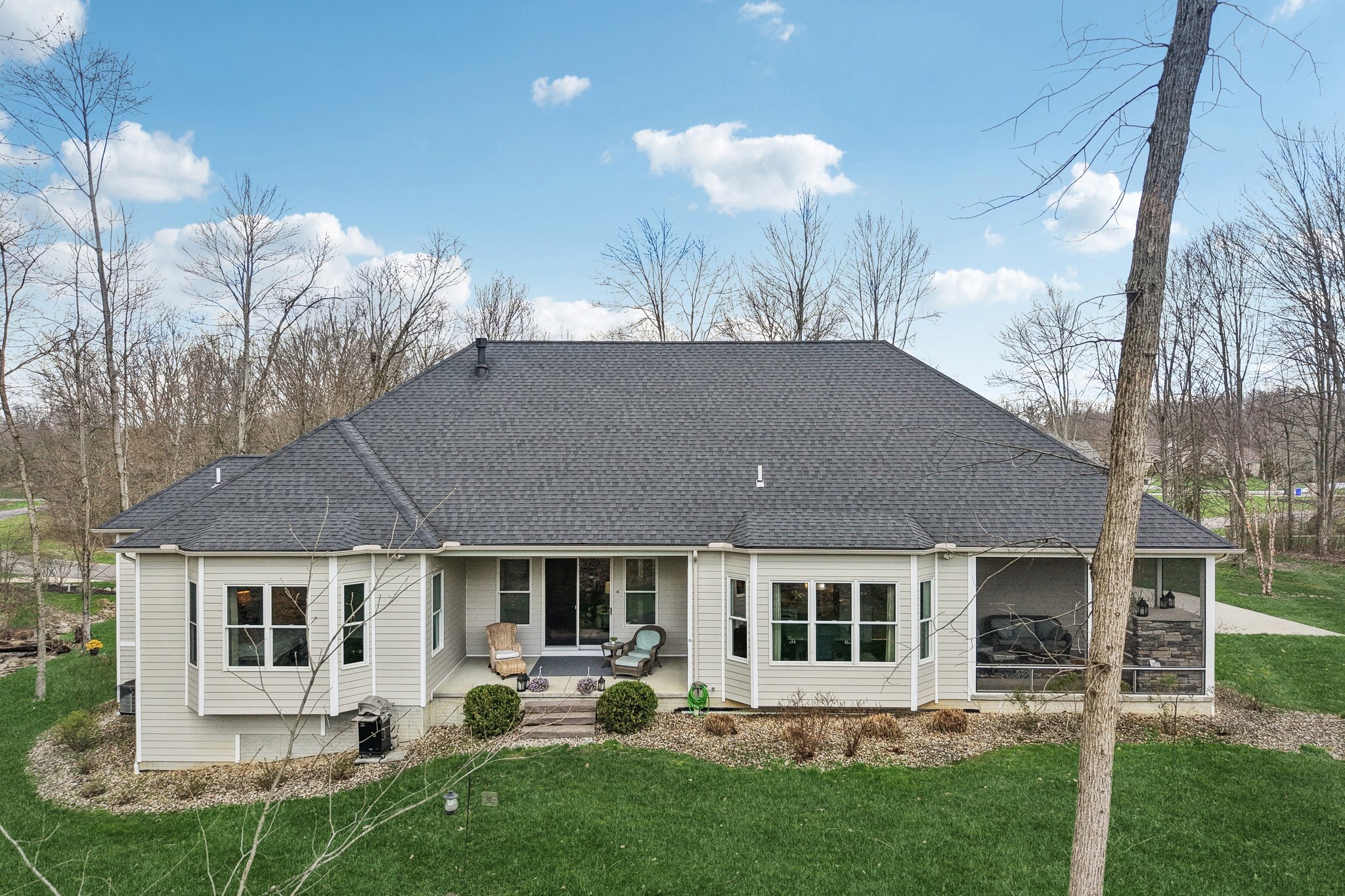 Crown Ridge Dr-L0704-076r.jpg