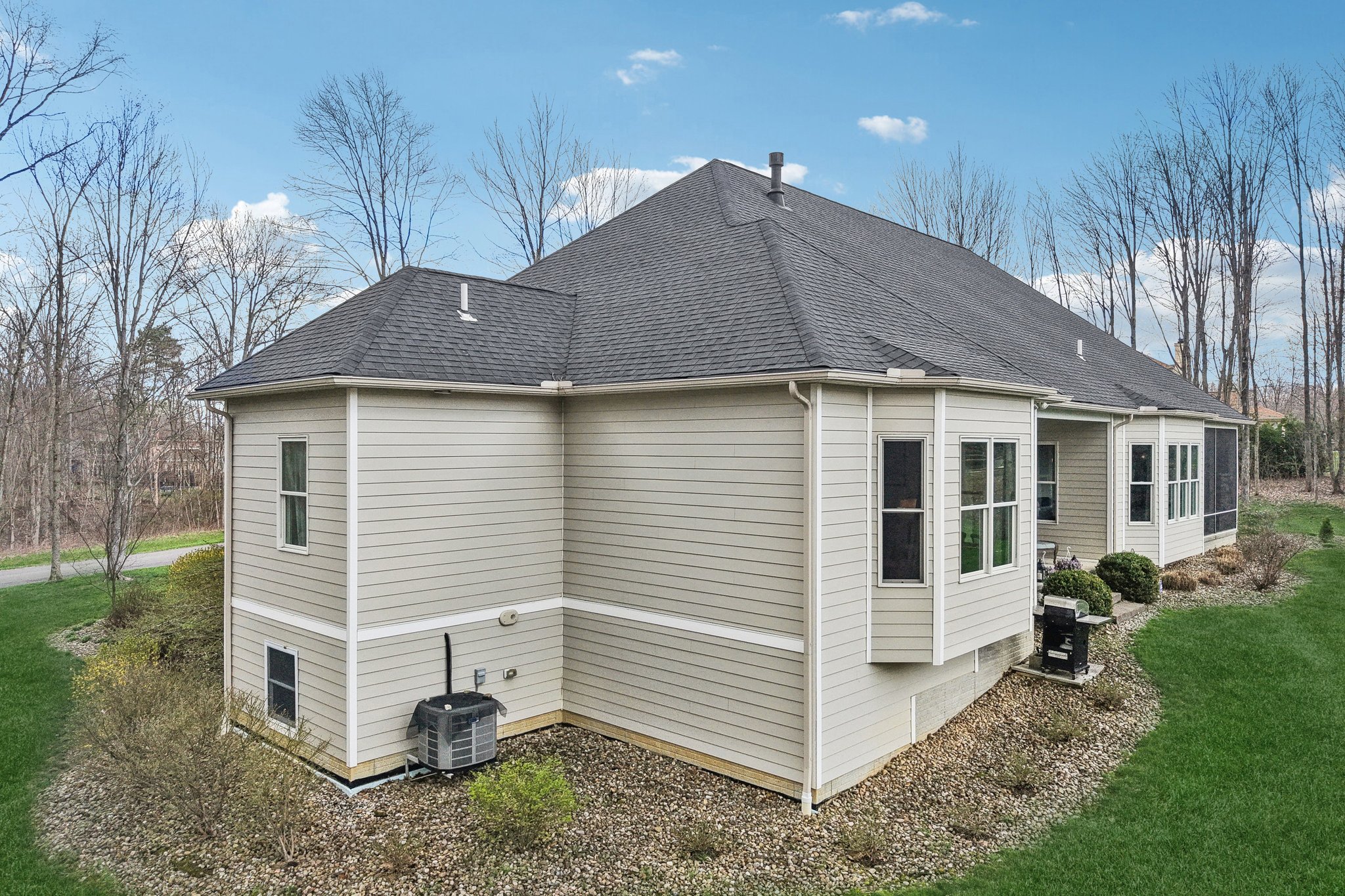 Crown Ridge Dr-L0704-078r.jpg