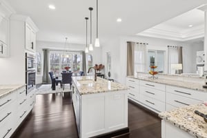 Crown Ridge Dr-L0704-013.jpg