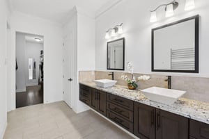 Crown Ridge Dr-L0704-022.jpg