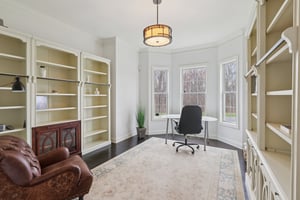 Crown Ridge Dr-L0704-029.jpg