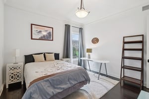 Crown Ridge Dr-L0704-034.jpg