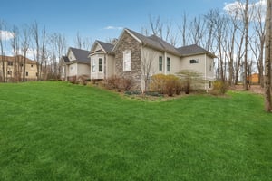 Crown Ridge Dr-L0704-050.jpg