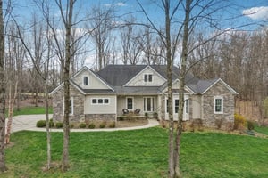 Crown Ridge Dr-L0704-058.jpg