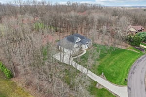 Crown Ridge Dr-L0704-062.jpg