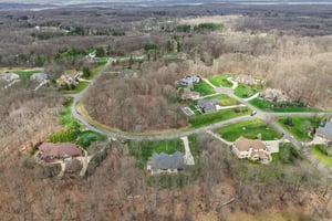 Crown Ridge Dr-L0704-068.jpg