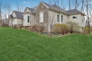 Crown Ridge Dr-L0704-049r.jpg