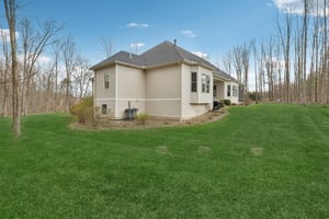 Crown Ridge Dr-L0704-052r.jpg