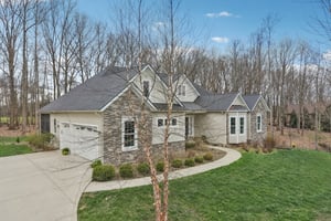 Crown Ridge Dr-L0704-057r.jpg