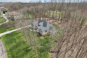 Crown Ridge Dr-L0704-060r.jpg