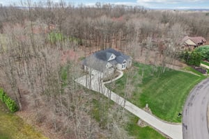 Crown Ridge Dr-L0704-062r.jpg