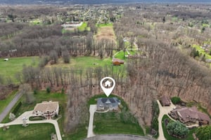 Crown Ridge Dr-L0704-065r.jpg