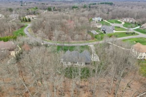 Crown Ridge Dr-L0704-071r.jpg