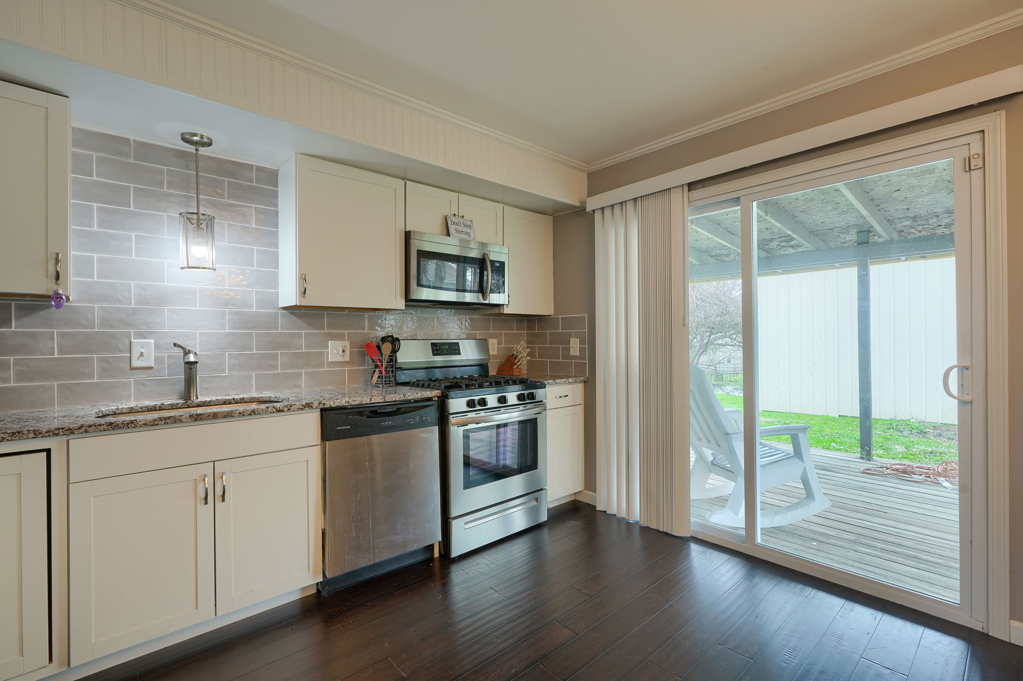 380 Hillview Dr (30)