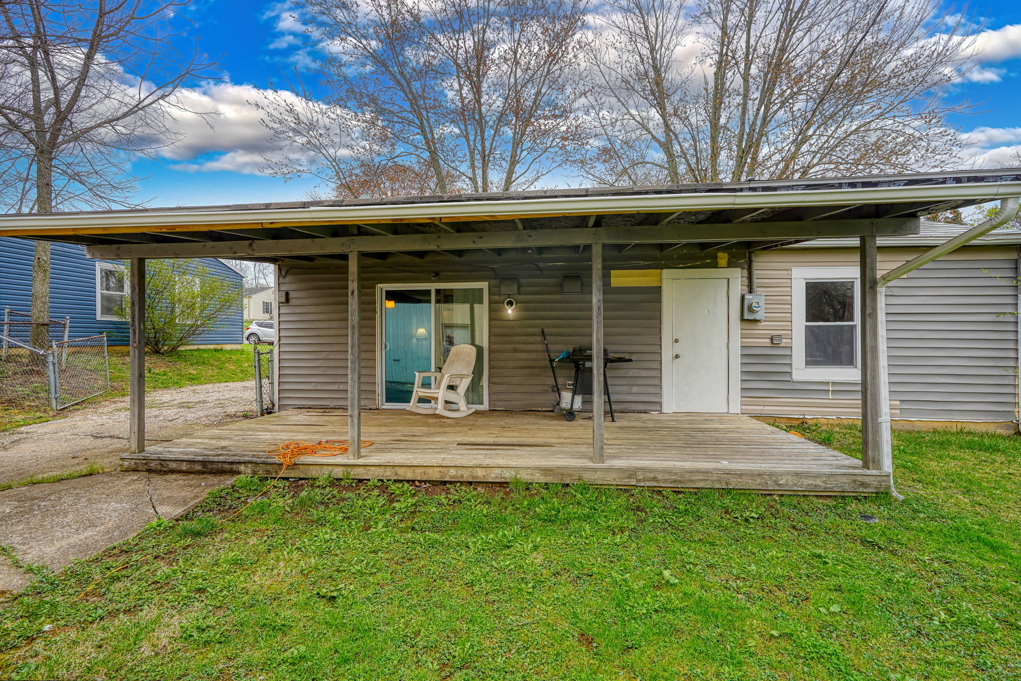 380 Hillview Dr (33)