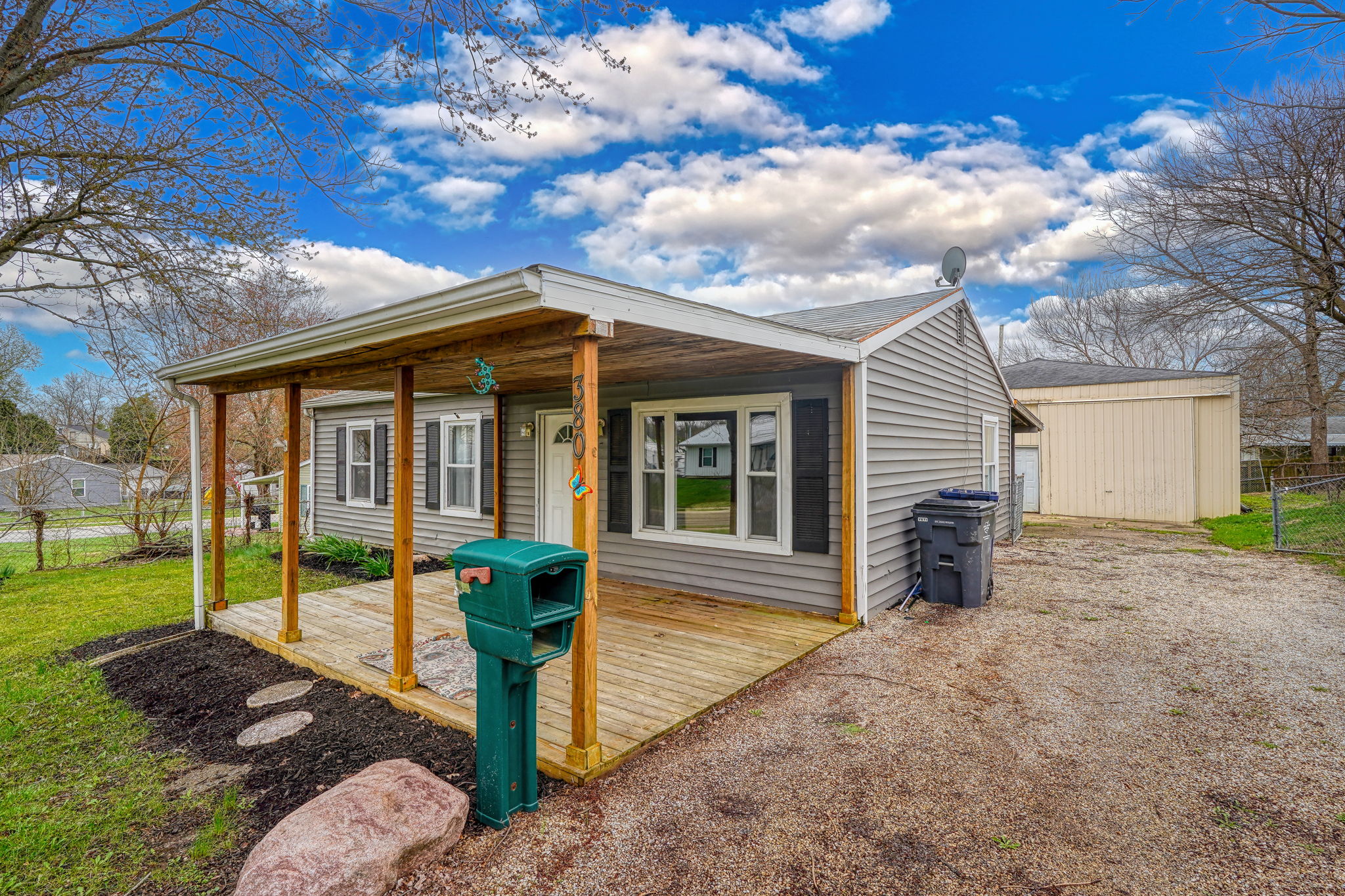 380 Hillview Dr (40)