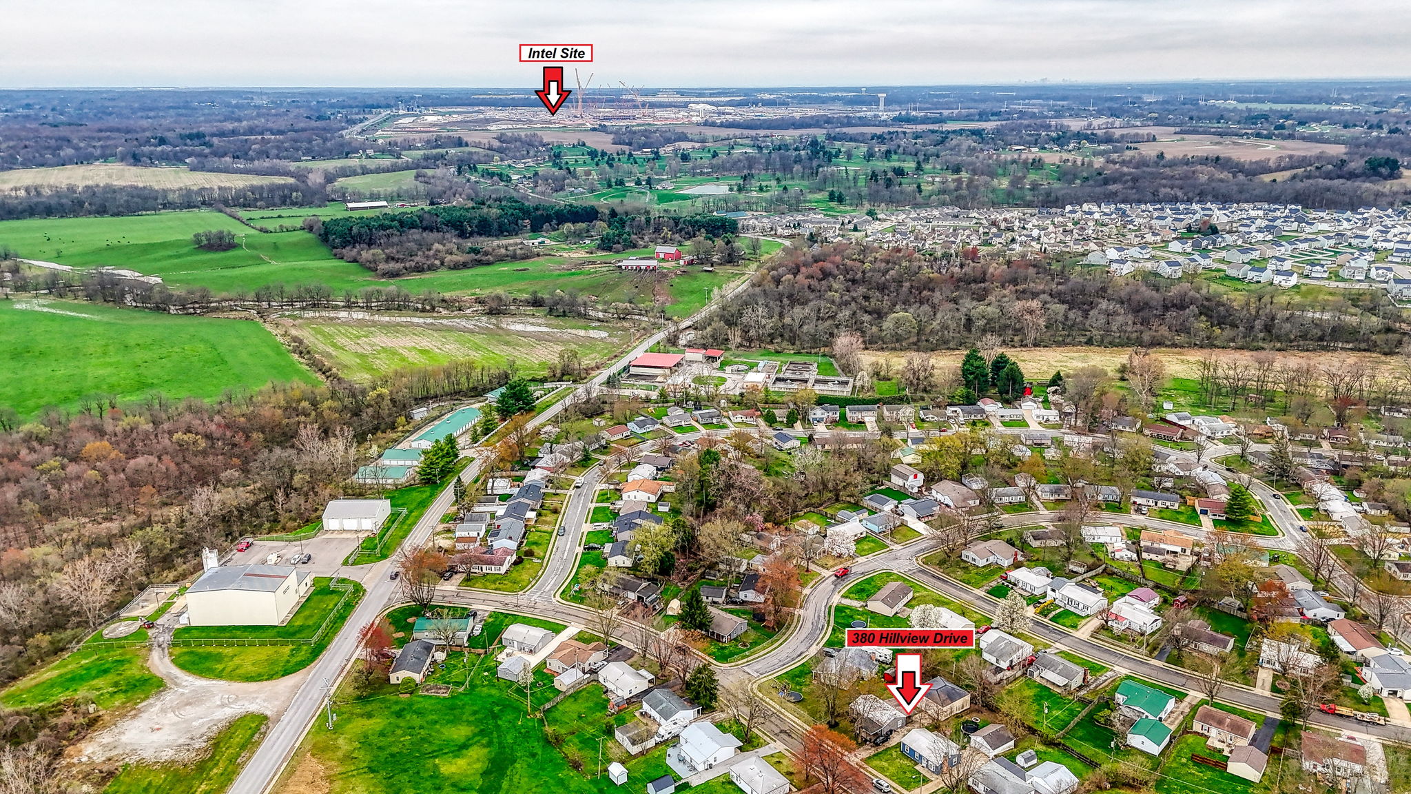 380 Hillview Dr Property Outline