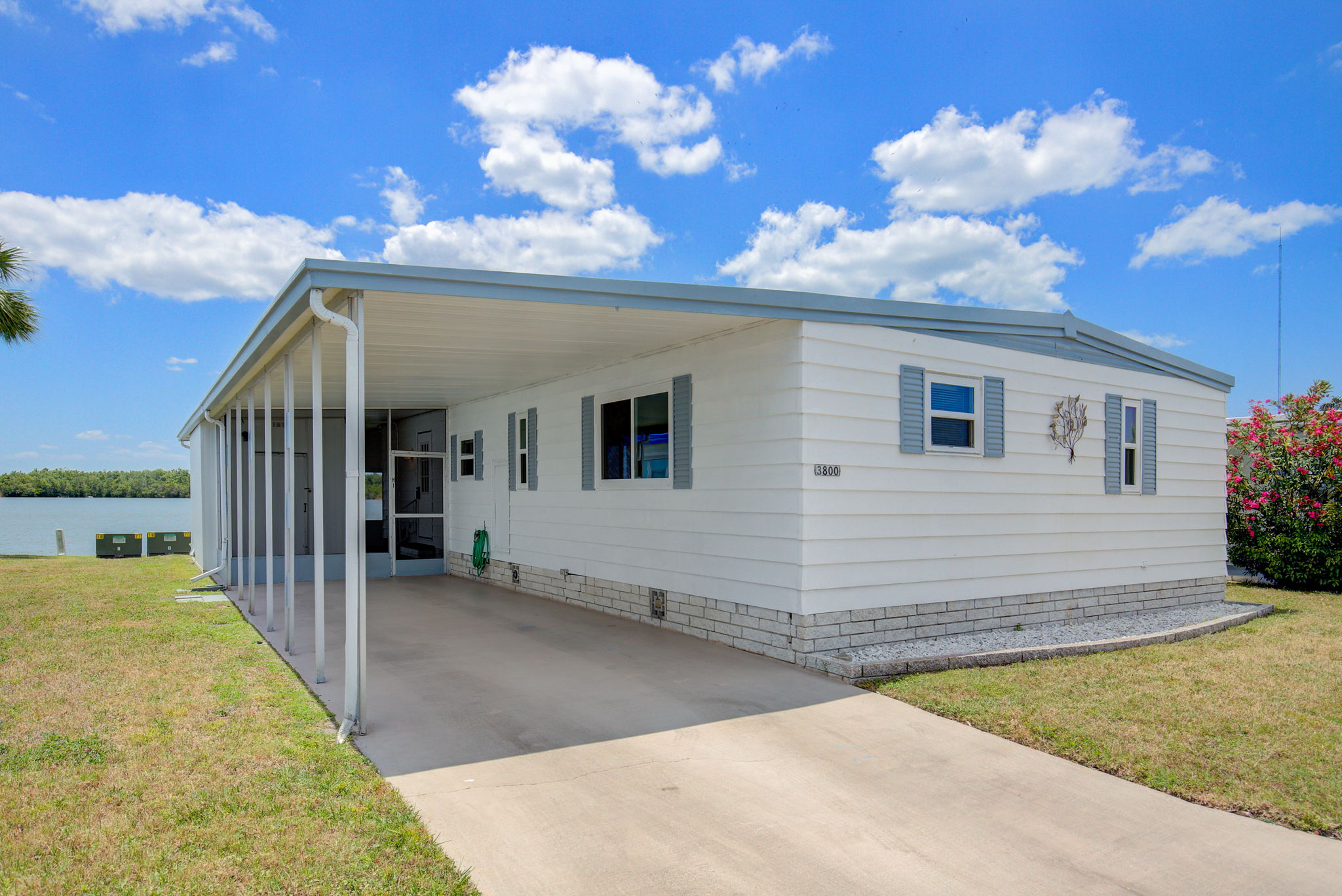 Bywater Dr-002