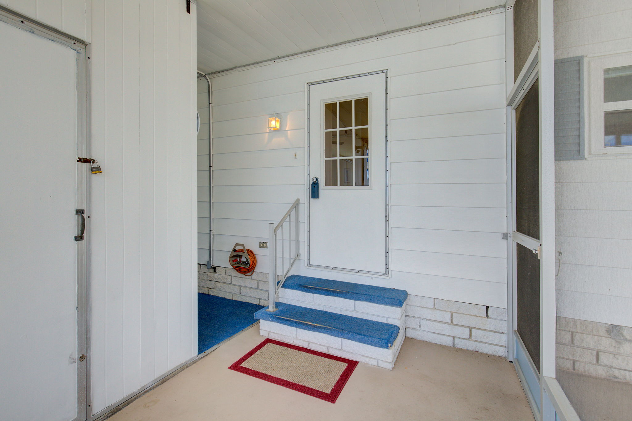 Bywater Dr-003