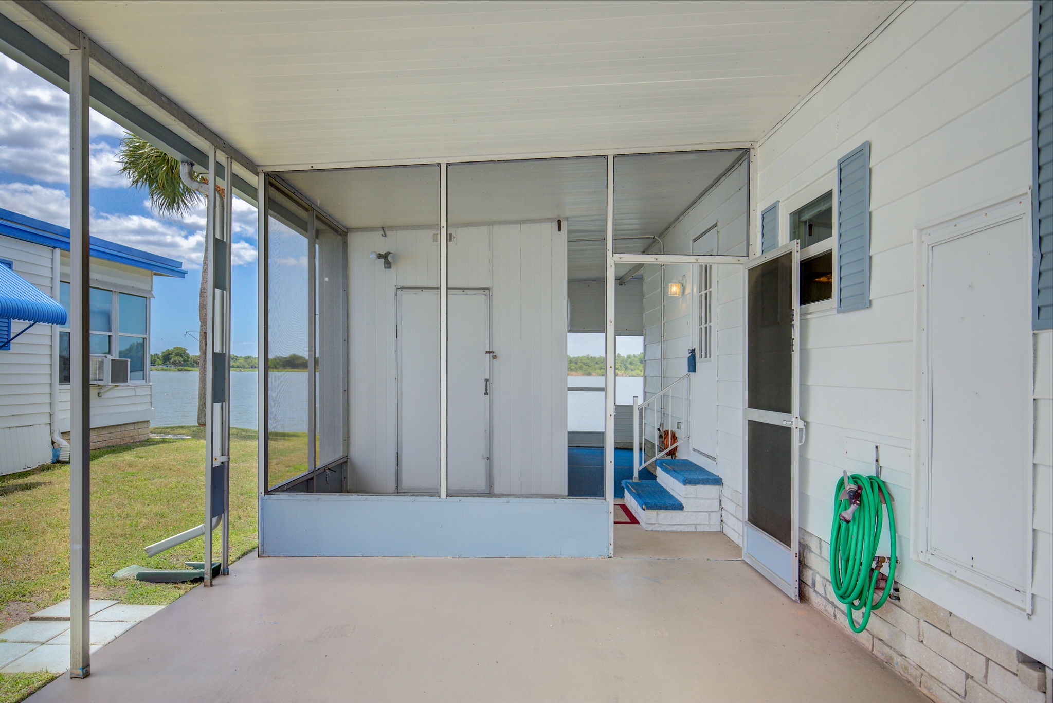 Bywater Dr-004