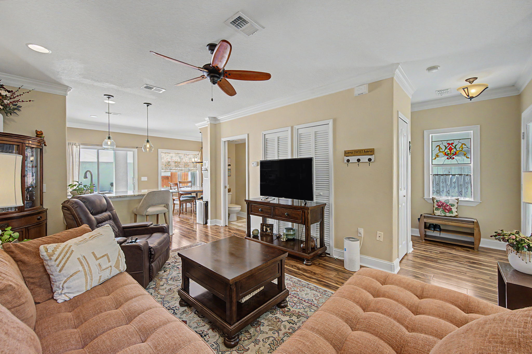 Living Room4b