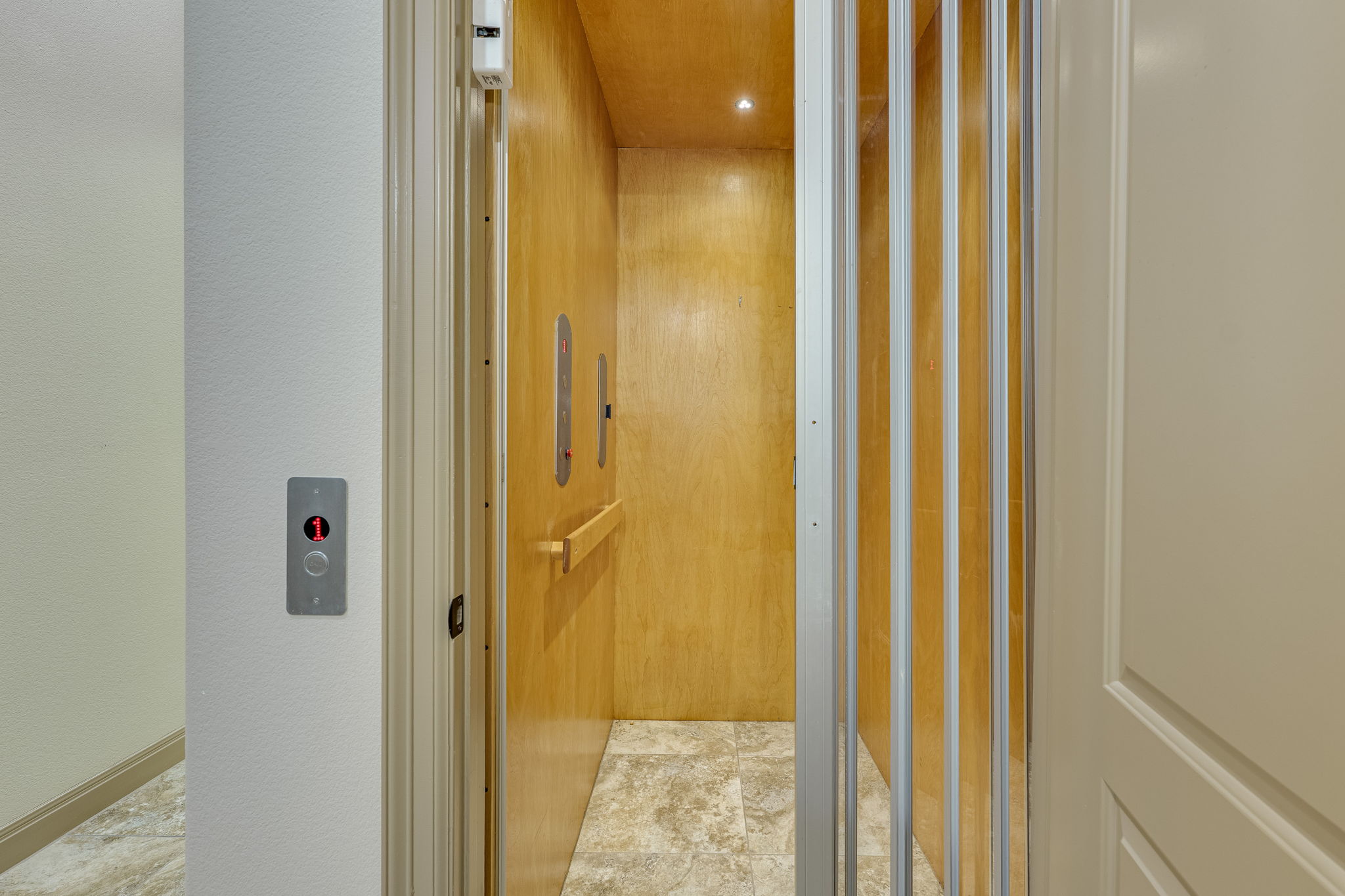  Photo 44