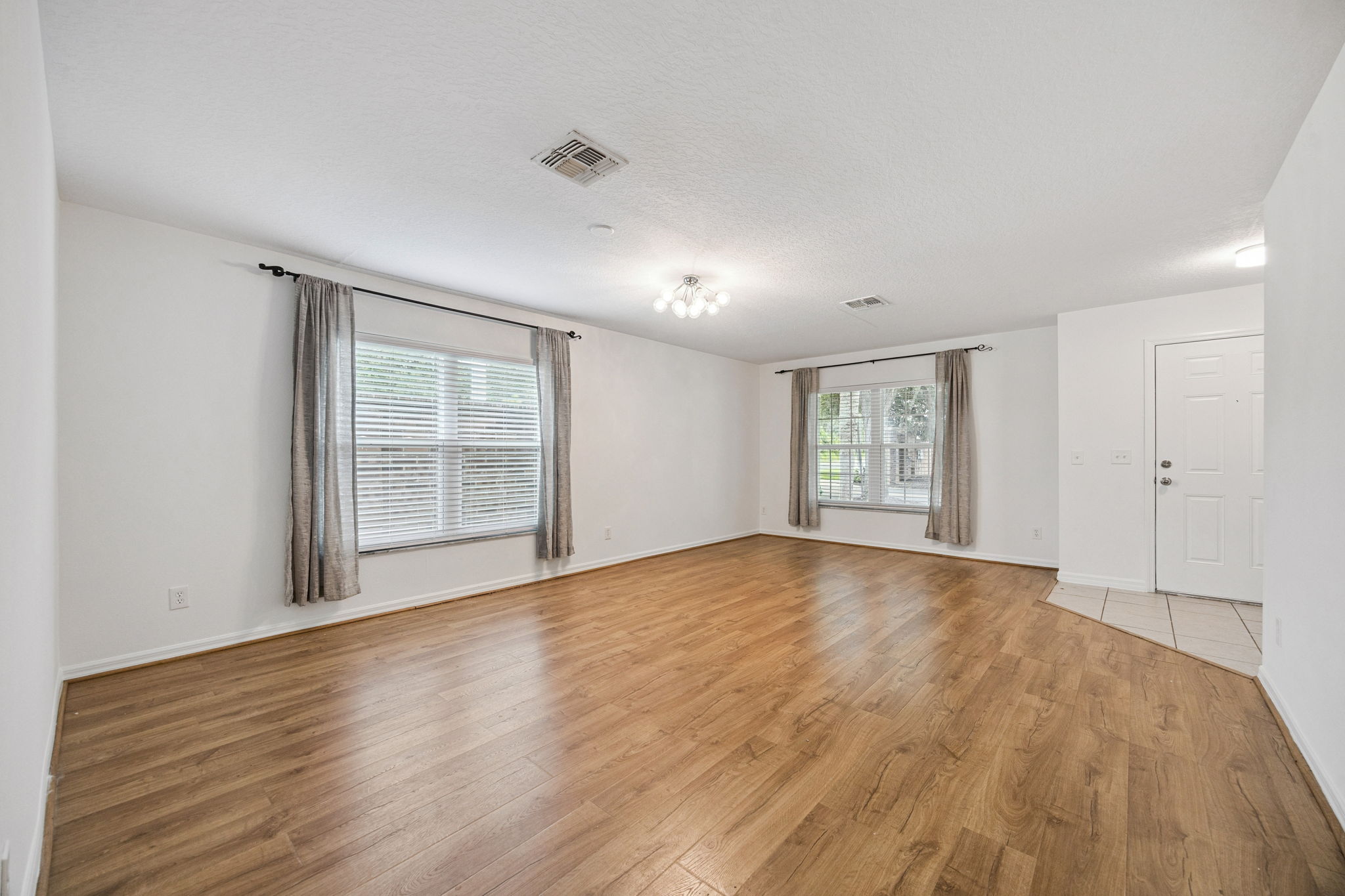 Living Room/Dining Room