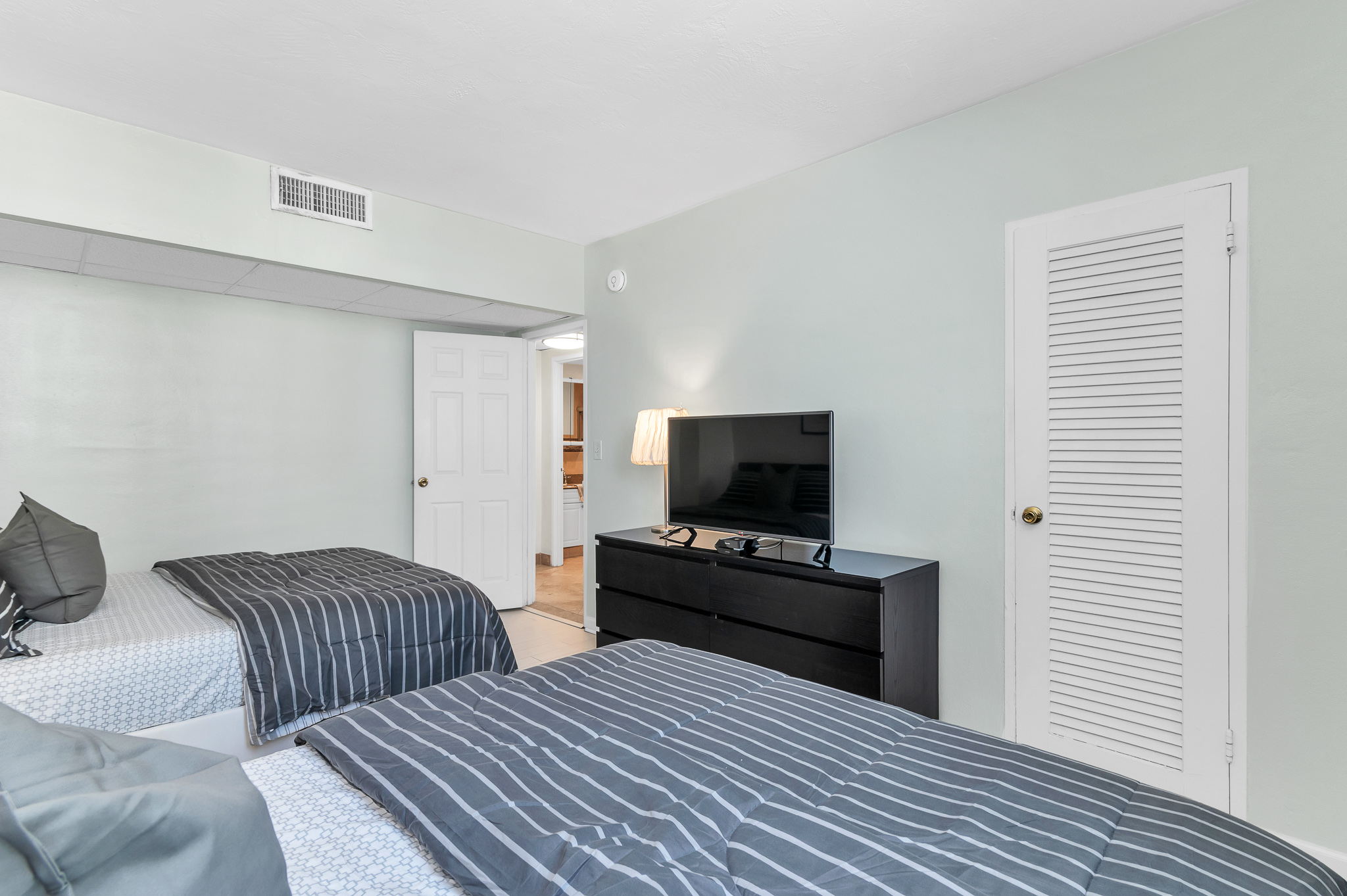 3801 S Ocean Dr, Hollywood, FL 33019, USA Photo 6