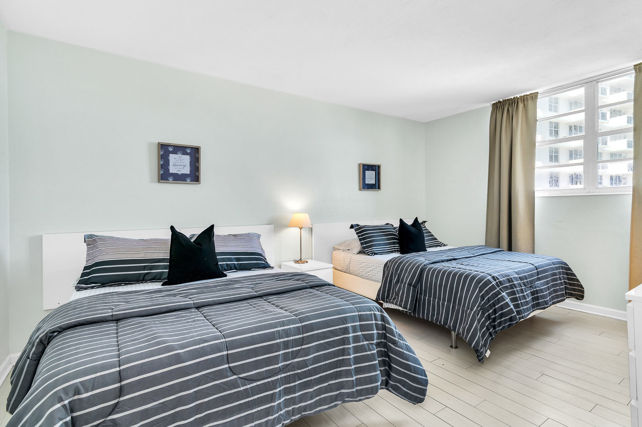 3801 S Ocean Dr, Hollywood, FL 33019, USA Photo 2