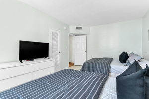 3801 S Ocean Dr, Hollywood, FL 33019, USA Photo 2