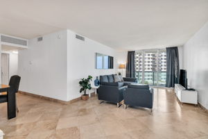 3801 S Ocean Dr, Hollywood, FL 33019, USA Photo 11