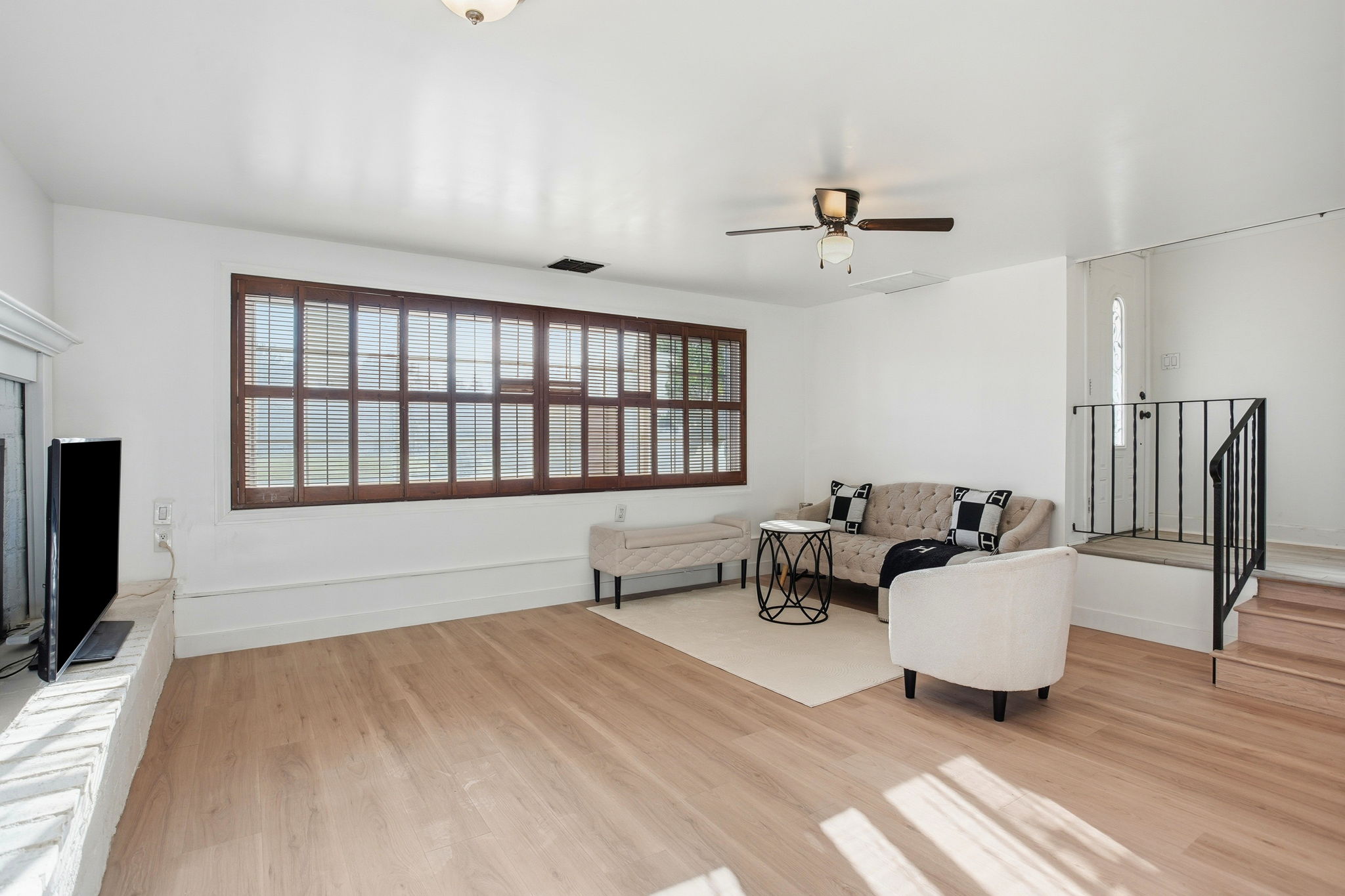 005_F8_3801 Woodcrest Rd