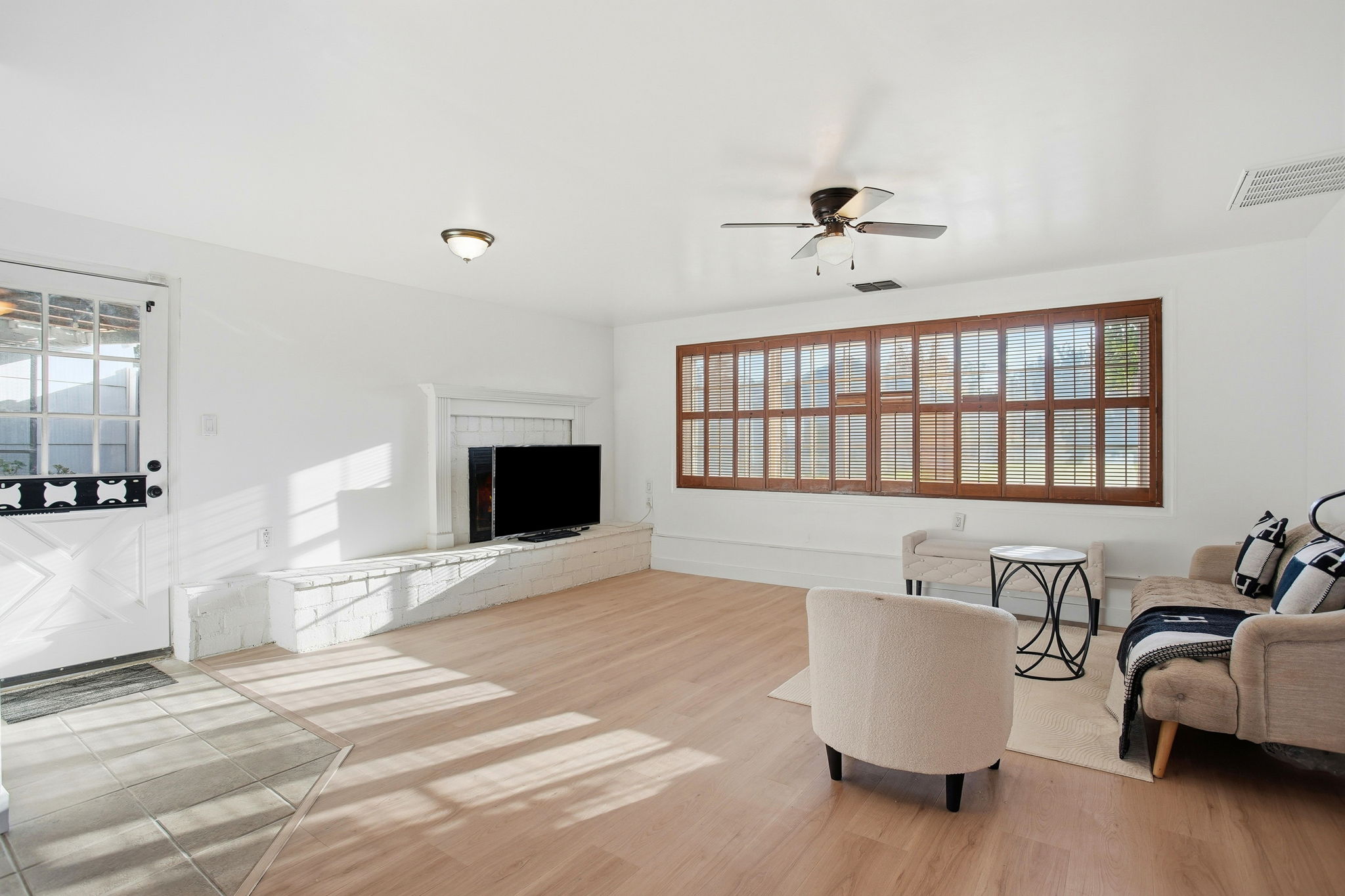 006_F8_3801 Woodcrest Rd