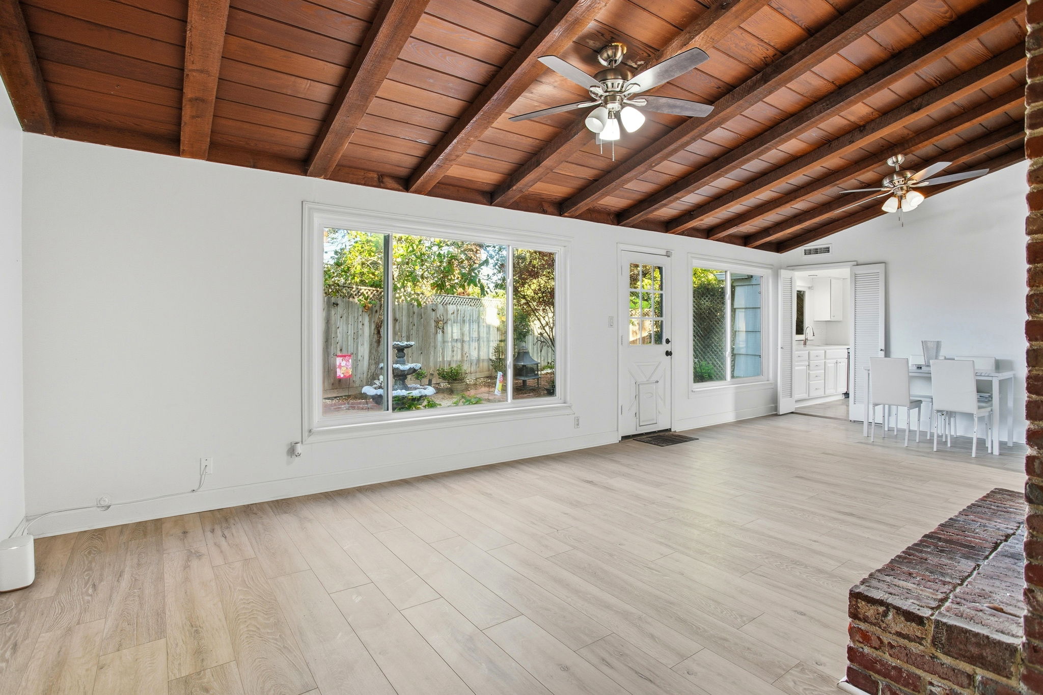 007_F8_3801 Woodcrest Rd